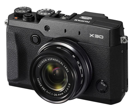 Fujifilm X30, compatta stile retrò con viewfinder real time